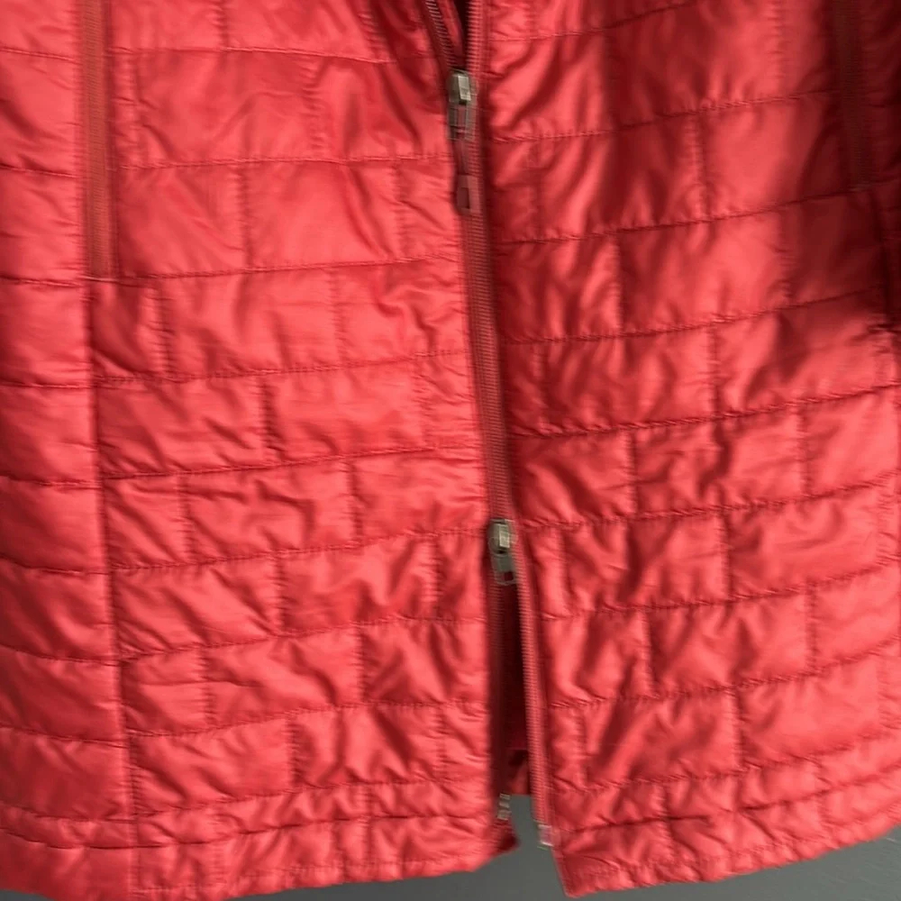 Patagonia jacket in excellent condition. Perfect for any occasion. - Picture 4 of 14